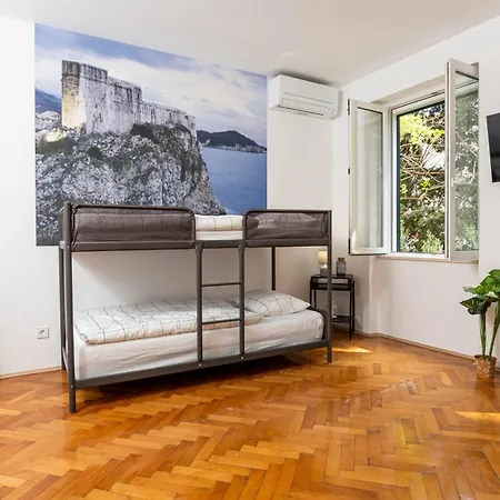 Placa Ντουμπρόβνικ